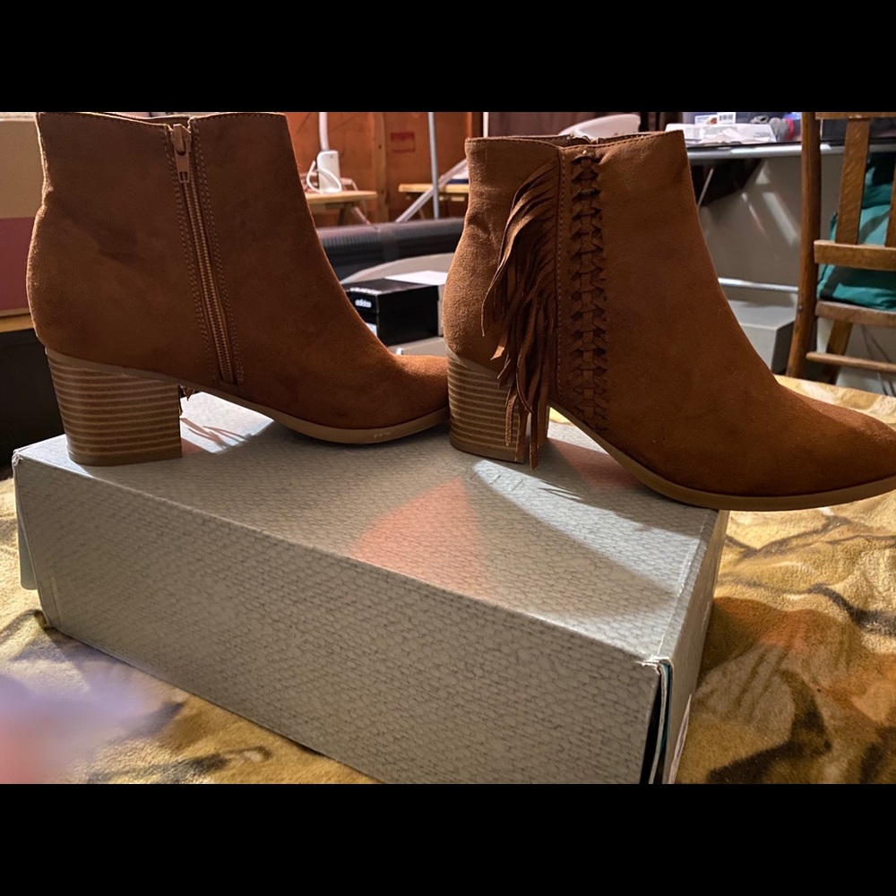 Ankle fringe